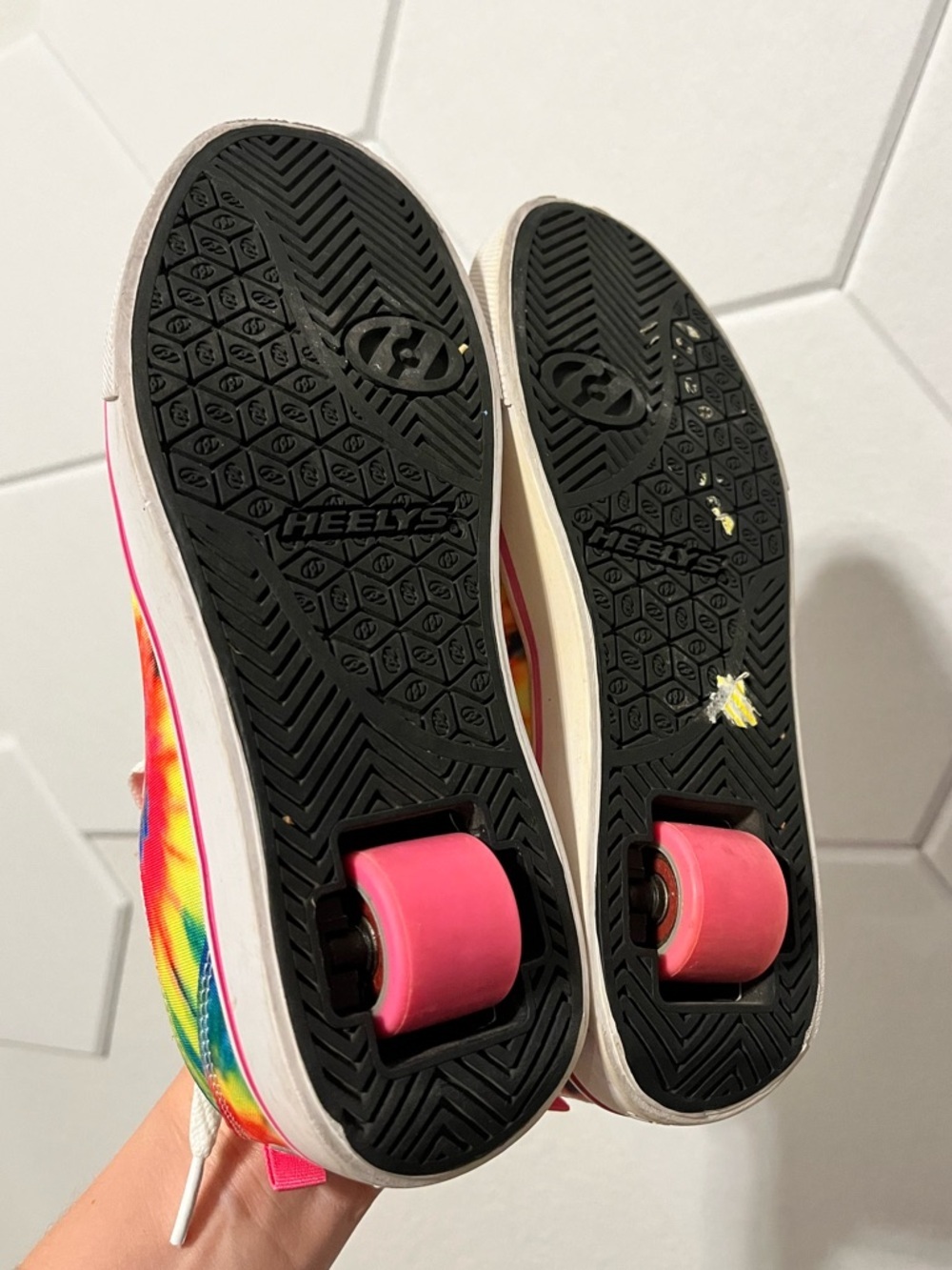 Heelys Kids Tie-Dye Rainbow Skate Sneakers with Pink Trim - Picture 6 of 6
